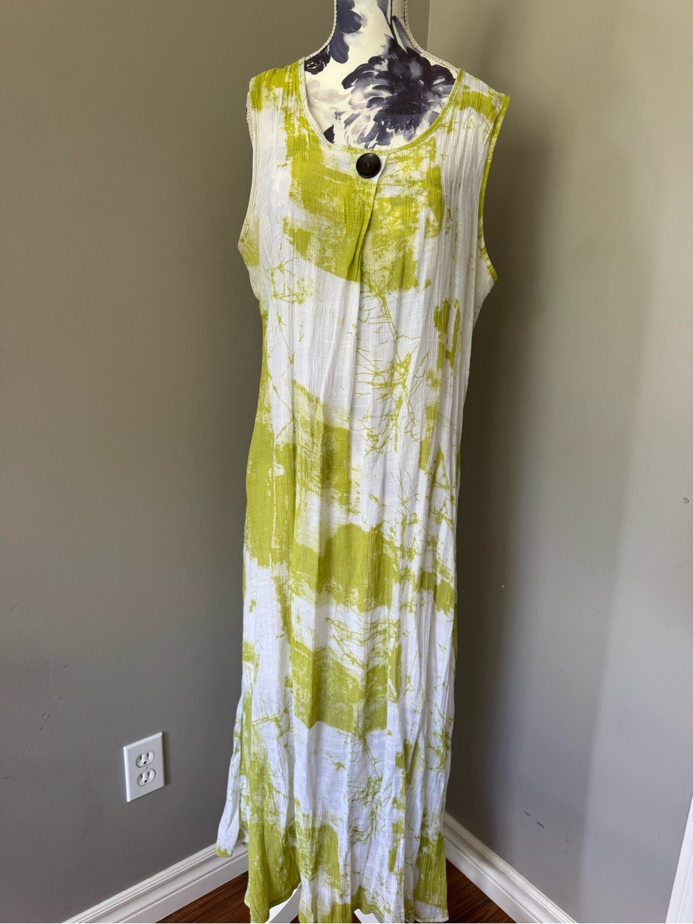 Sleeveless TOB White and Lime Tie-Dye Maxi Dress with Button Detail